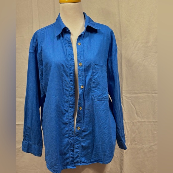 Linen Button-Up Shirt - Picture 2 of 5